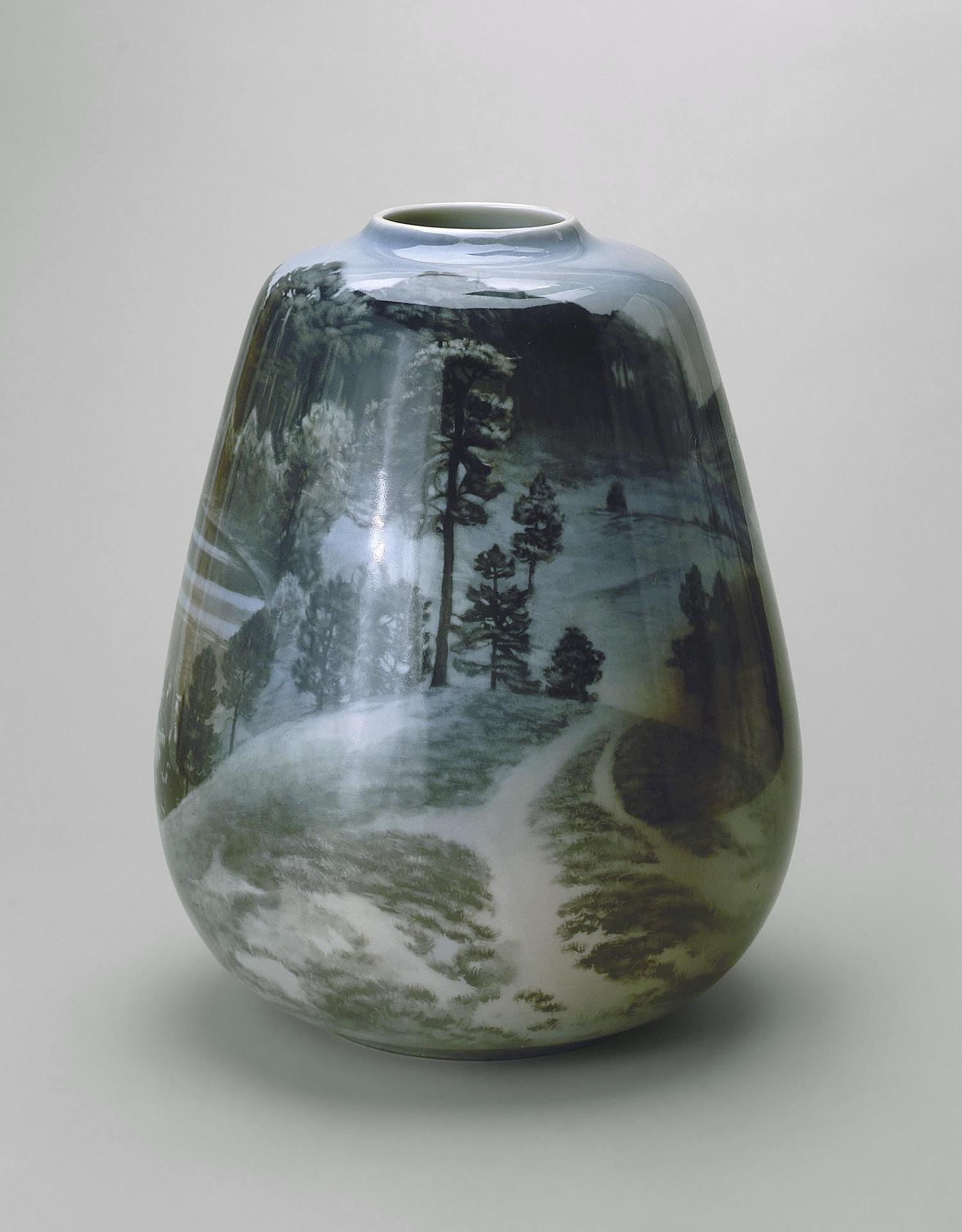Vase, porcelain, underglaze painting